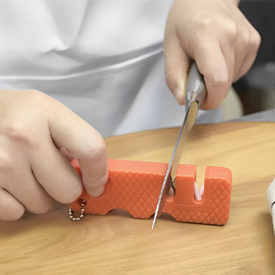 aiguiseur-couteau-orange-pratique
