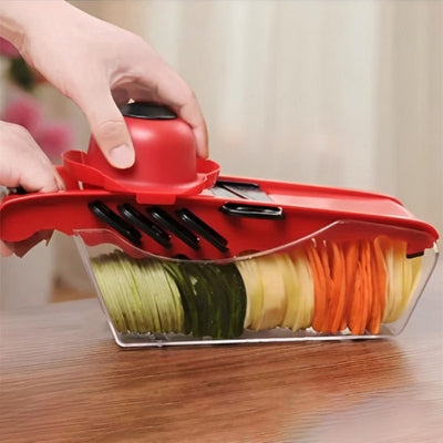 coupes-legumes-differentes-lamelles-legumes-dans-recuperateur