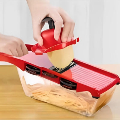 cuisine-mandoline-pomme-de-terre-coupee-lamelle