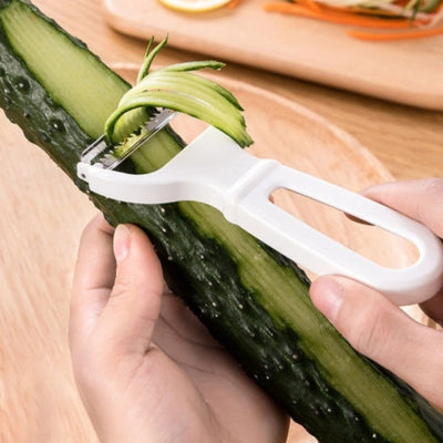 epluche-legume-blanc-courgette-epluchee