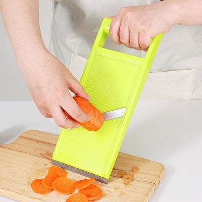 mandoline-japonaise-carotte-en-rondelle