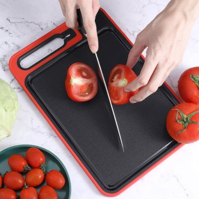 planche-a-decouper-rouge-petite-tomate-coupee