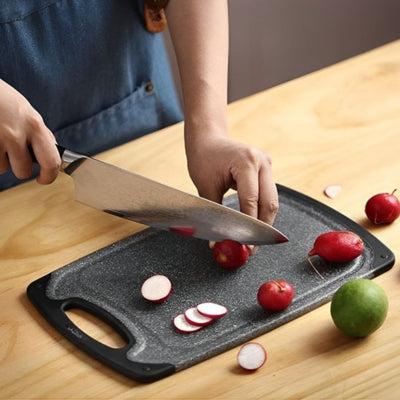 planche-a-decouper-radis-coupe