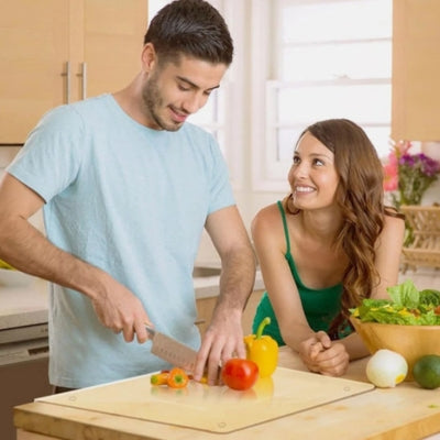 planche-a-decouper-couple-decoupant-legumes