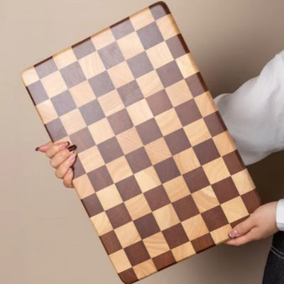 planche-a-decouper-en-bois-damier