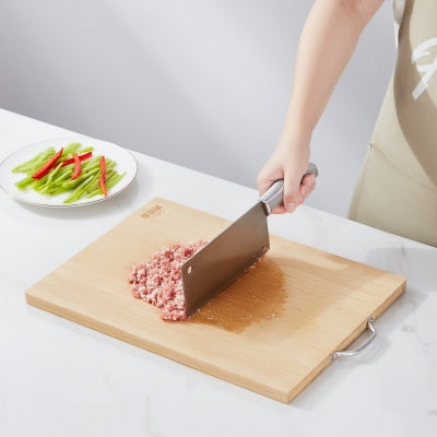 planche-a-decouper-en-bois-viande-hachee