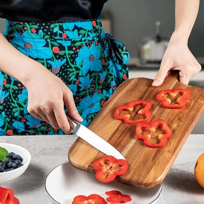 planche-a-decouper-en-bois-poivrons-coupes