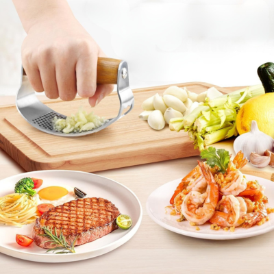 presse-a-ail-assiettes-a-assaisonner