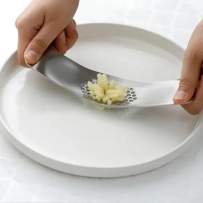 presse-ail-ail-presse-dans-assiette
