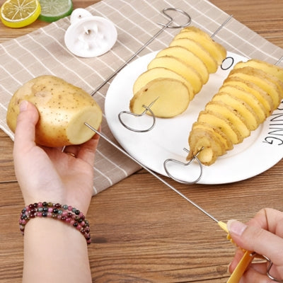 spiraliseur-de-legumes-pomme-de-terre-coupee-en-brochette